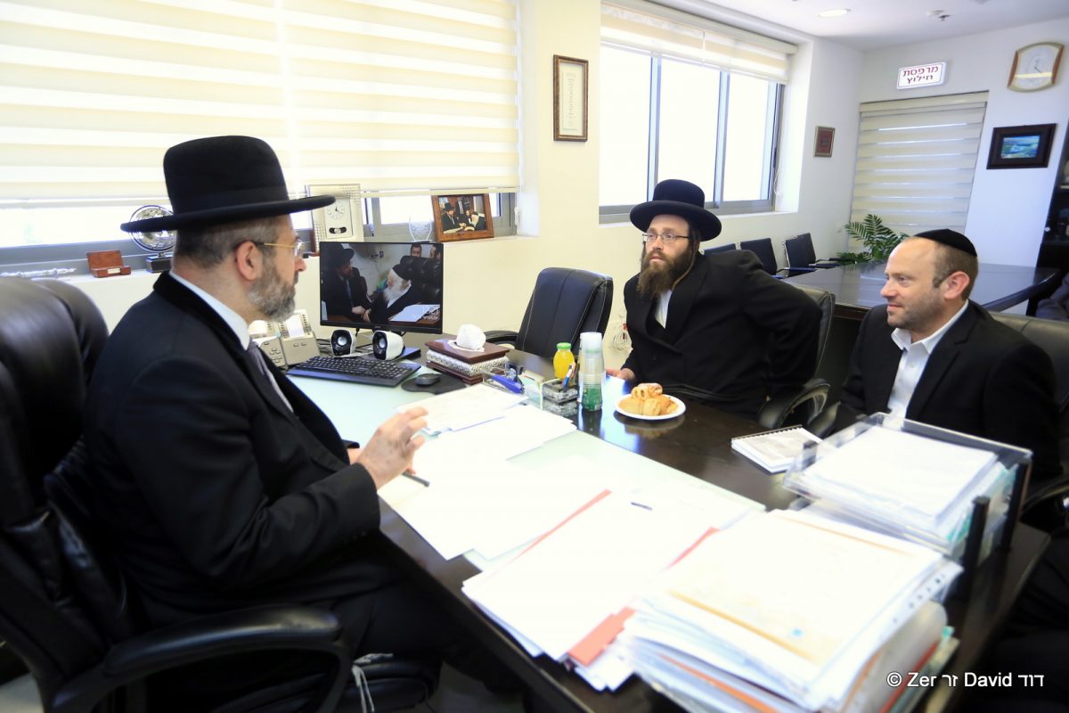 הרב דוד לאו במפגש עם אנשי אחריות