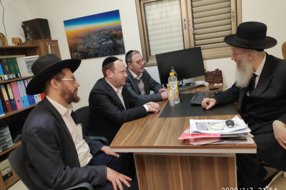 הרב דינר במשרדי אחריות